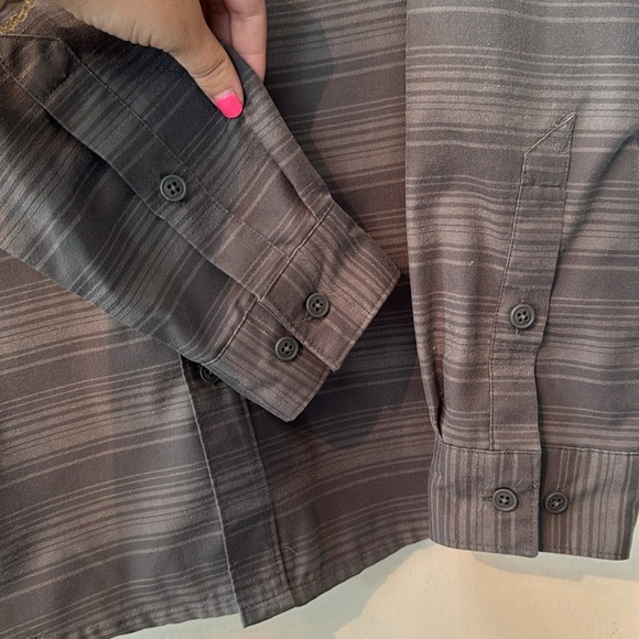 Columbia Gray Men's Long Sleeve Button Down OMNI Wick Shade Size Medium - Picture 2 of 7